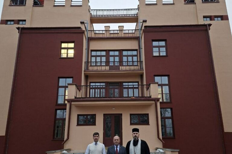 Духовная «погода» в доме науки: в Белгидрометцентре совершен чин освящения здания центра
