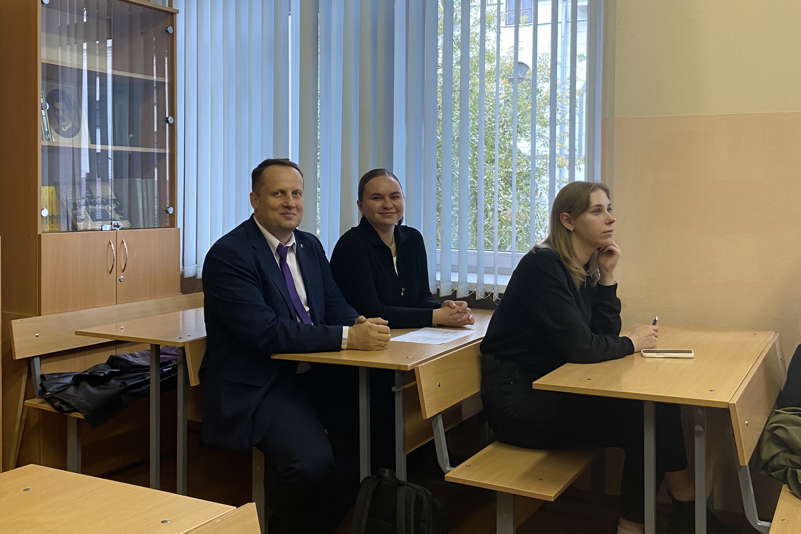 Приходская молодежь приняла участие в заседании Семейного клуба БГУ