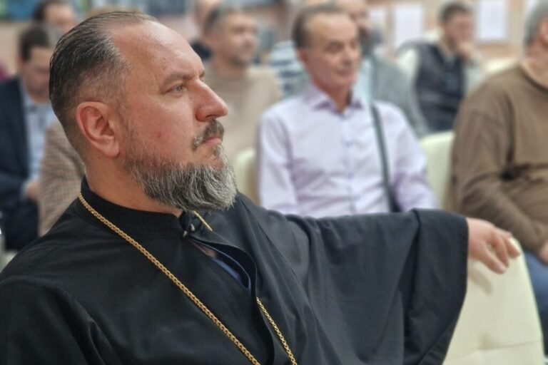 Настоятель храма принял участие в диалоговой площадке «Отцовство: диалог о важном»